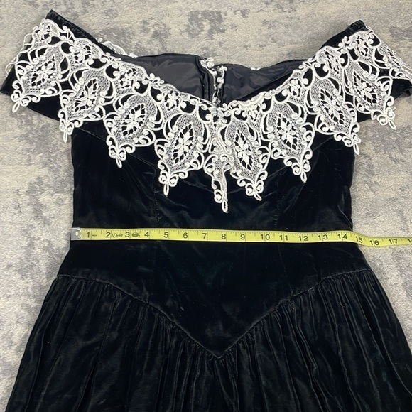 Vintage Velvet V Waist Midi Dress Lace Collar Off the Shoulder Black - Picture 8 of 12